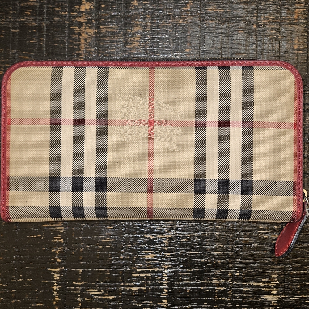 Burberry Red Leather and Beige Vintage Check Zip Wallet - Picture 2 of 9